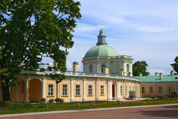 Evin dışında grand palace — Stok fotoğraf