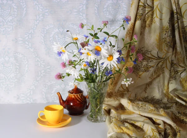 Bouquet of wild flowers — Stock Photo, Image