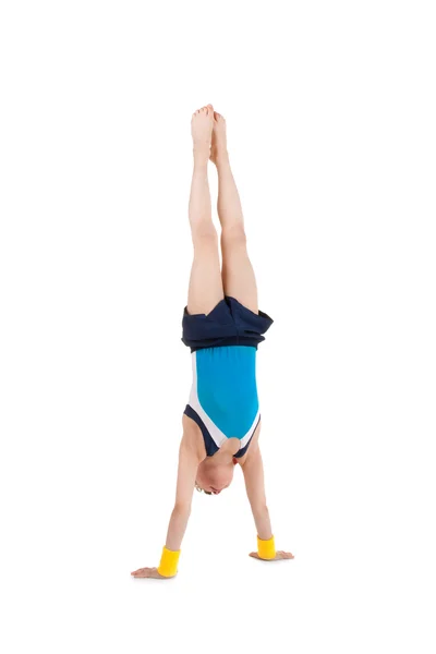 Pequeño niño gimnasta — Foto de Stock