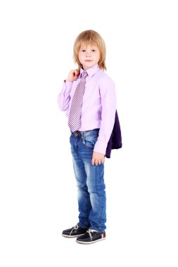 şık gömlek ve kravat takmış çocuk