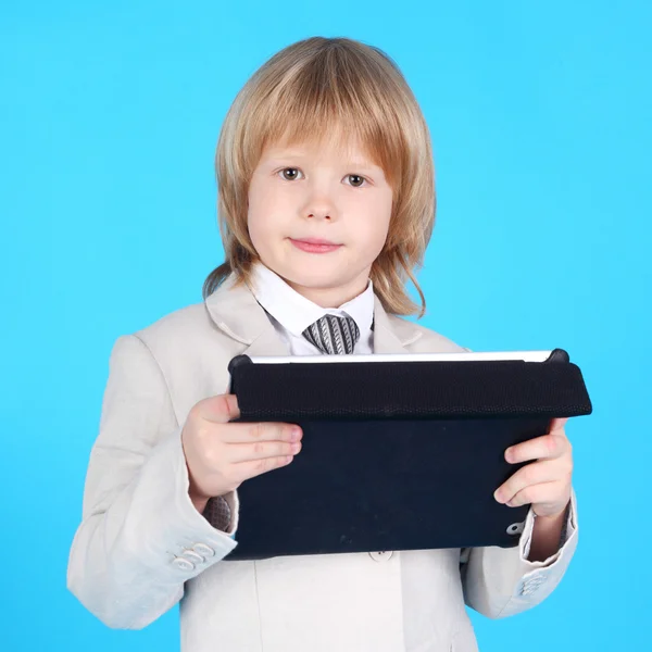 Niño con la tableta — Foto de Stock