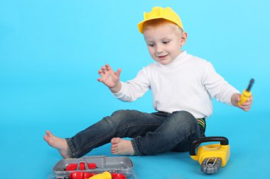 aletleri ile oynamak çocuk