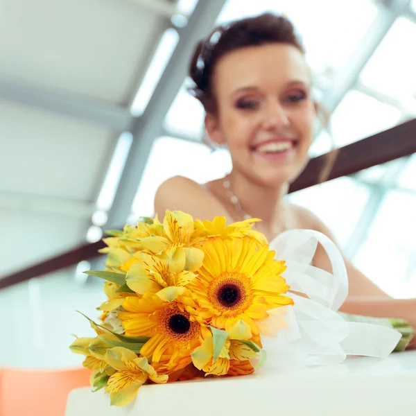 Young smiling bride — Stock Photo, Image