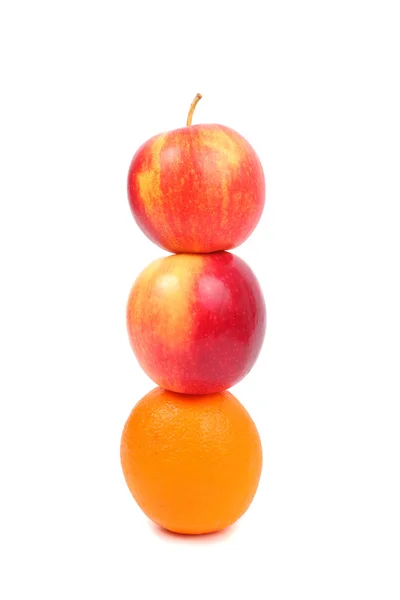 Dos manzanas y naranja — Foto de Stock