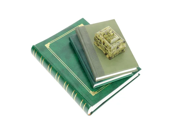 Libri e cofanetto in malachite — Foto Stock