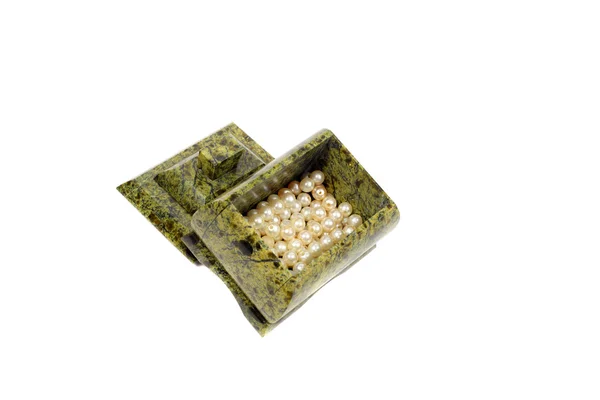 Malachite casket with the pearls — Stock Photo, Image