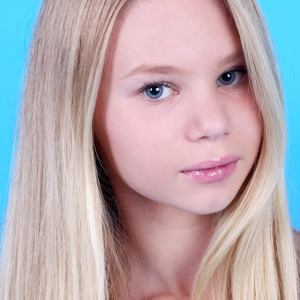 Blondes Teenie-Mädchen — Stockfoto
