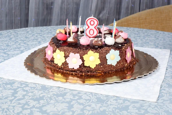 Pastel de cumpleaños de chocolate — Foto de Stock