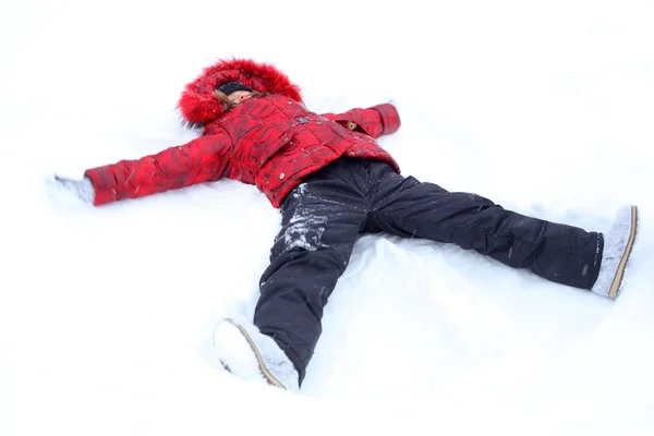 Kış etkin kız — Stok fotoğraf