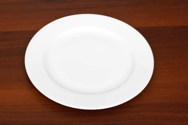 Teller auf dem Tisch — Stockfoto