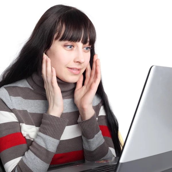 Frau mit Laptop überrascht — Stockfoto