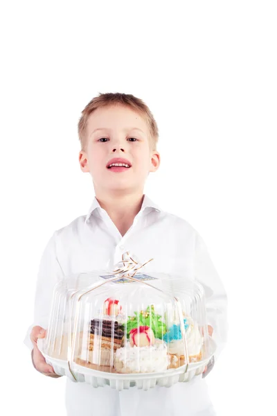 Pojke och tårta — Stockfoto