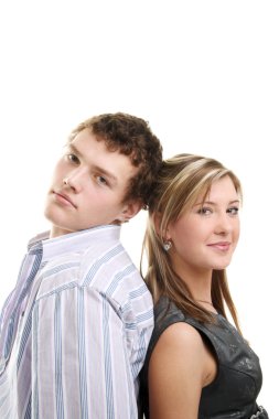 adam ve arka arkaya oturan kız