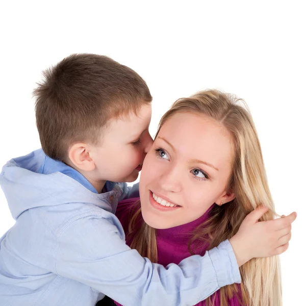 Kleine jongen omarmen zijn moeder — Stockfoto