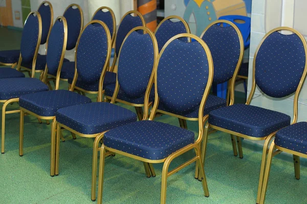 Chaises douces bleues dans le hall — Photo