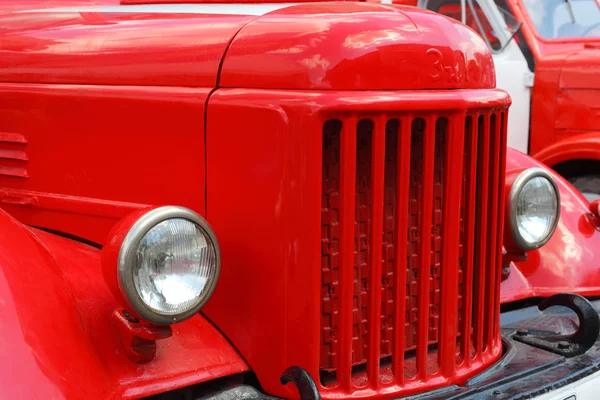 Červené hasičské auto — Stock fotografie