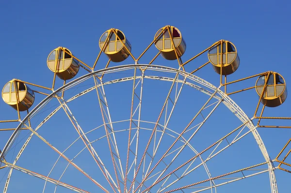 Grande roue dans le parc — Photo