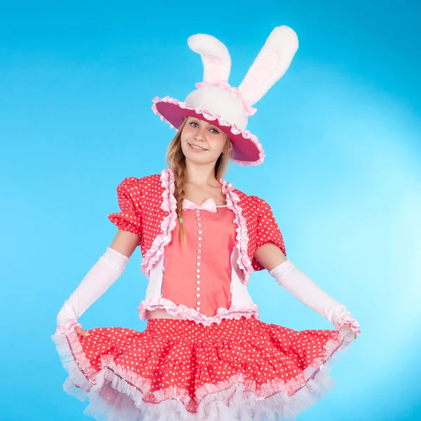 Schauspielerin im Kostüm des kleinen Hasen — Stockfoto