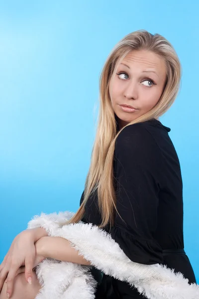 Vacker blond flicka — Stockfoto