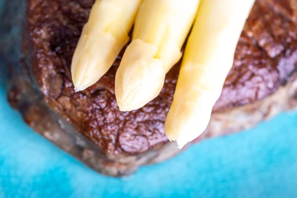 Asperges Met Aardappelen Een Biefstuk — Stockfoto