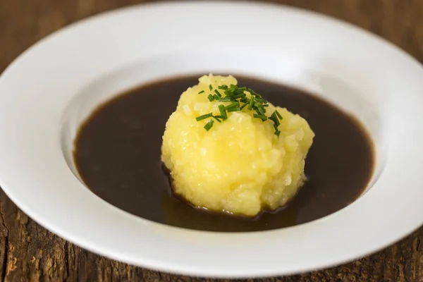 Bayerische Knödel Teller Mit Sauce — Stockfoto