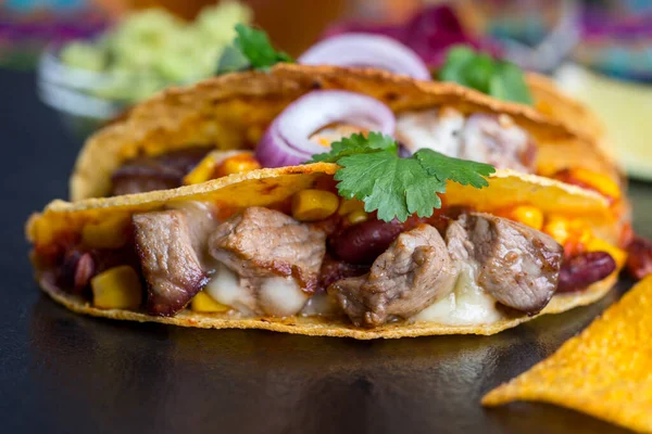 Tortilla Mexicana Con Nachos Pizarra — Foto de Stock