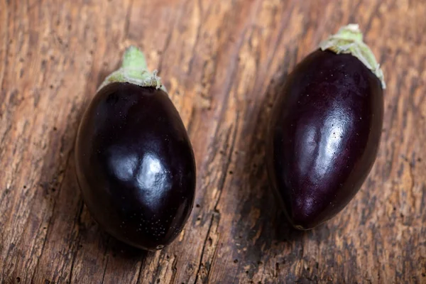 Two Small Eggplants Wood — 스톡 사진