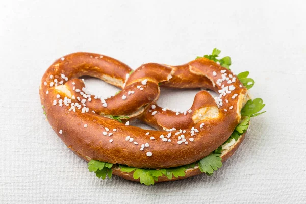 Beyaz maydanozlu Bavyera krakeri