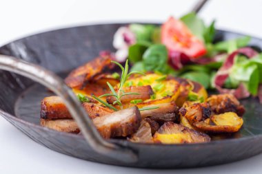 groestl üzerinde yumurta kadar güneşli tarafı