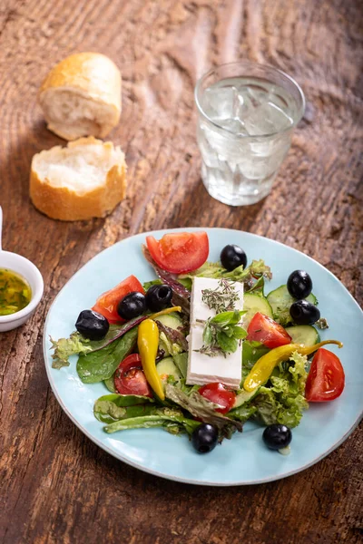 Greek Salad Dark Wood — Stock Photo, Image
