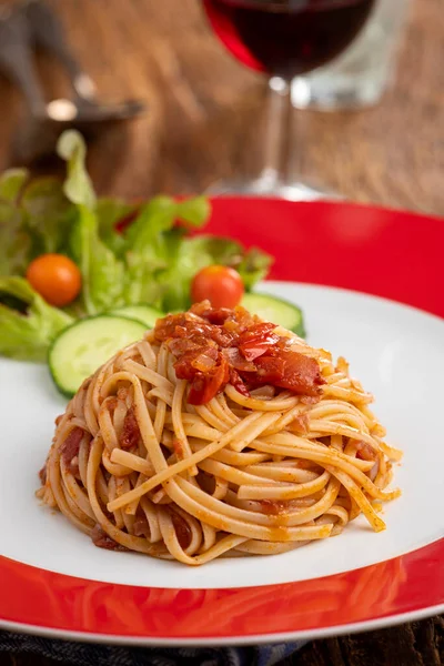 italian spaghetti with tomato sauce