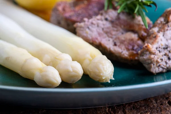 Grilled Pork Fillet Asparagus — Stock Photo, Image