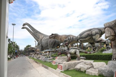 PATTAYA, THAILAND - 5 Mayıs 2022; Nongnooch Tropikal Botanik Bahçesi çok popüler bir turizm merkezidir. Dünyanın en güzel 10 bahçesinden biri olarak kabul edilir. Chonburi 'de..