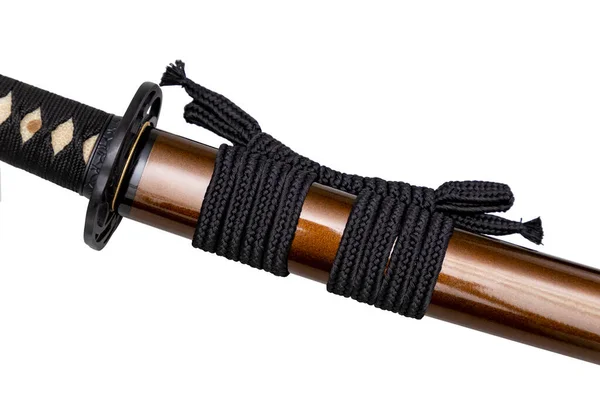 Sageo 日本の剣鞘ロープ高品質の絹で作られた白の背景に隔離された 選択的焦点 — ストック写真