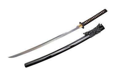 Beyaz arka planda izole edilmiş parlak siyah kınalı Japon kılıç ve siyah ipek kordonu. Seçici odak.