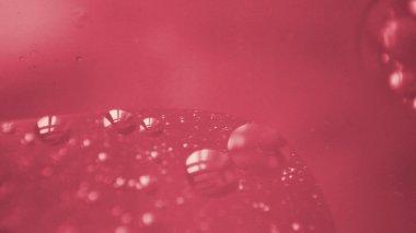 sıvı kabarcıkları ile