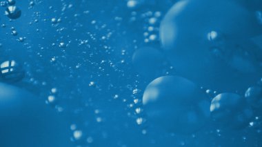 sıvı kabarcıkları ile