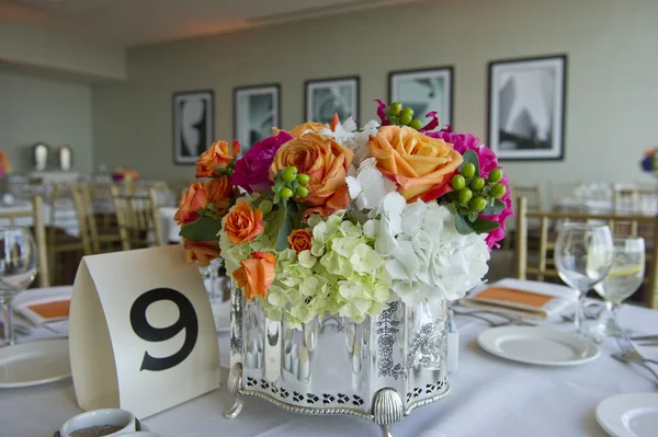 Beautifully decorated wedding ballroom — Stock Photo, Image