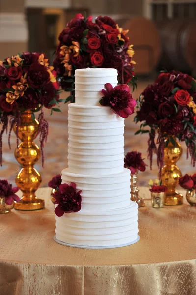 Bolo de casamento bonito — Fotografia de Stock