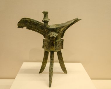 Antik Bronz jue gemi içme