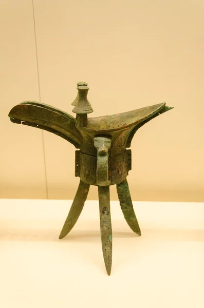 Antiga embarcação de bronze bebendo jue — Fotografia de Stock