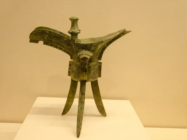 Antiga embarcação de bronze bebendo jue — Fotografia de Stock