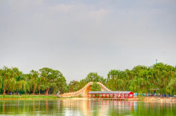 Ponte Xiuyi nel palazzo estivo, Pechino, Cina — Foto Stock