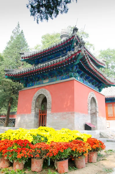 Pavillon de tablettes impériales du Nord dans le temple Dajuesi, Pékin, Chine — Photo