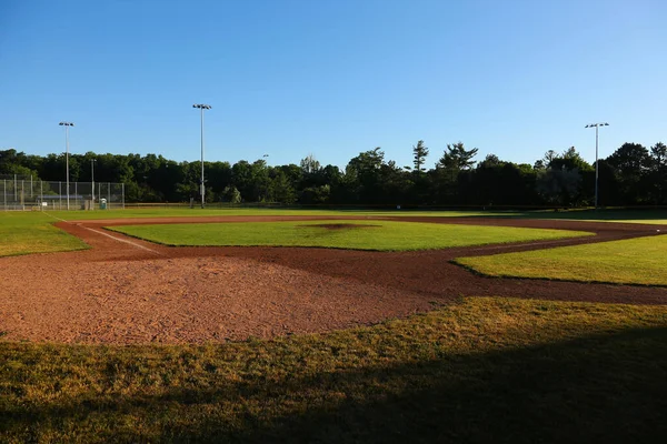 Ein Weitwinkelblick Auf Das Baseballfeld Den Frühen Morgenstunden — Stockfoto