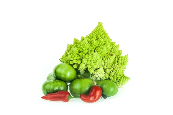 Romanesco broccoli, green tomatoes and red pepper — Stock Photo, Image