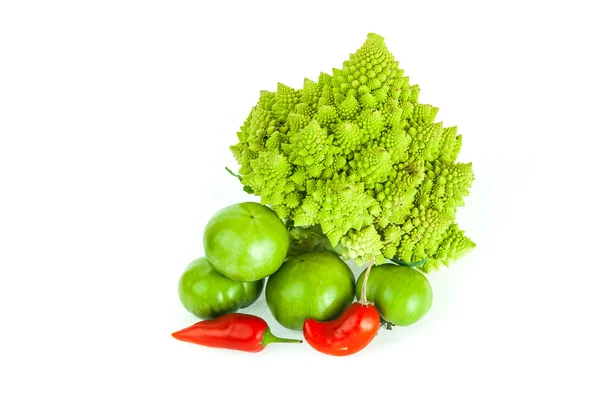 Romanesco brokuły, zielone pomidory i papryka — Zdjęcie stockowe