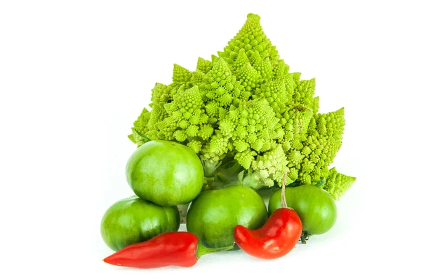 Romanesco broccoli, green tomatoes and red pepper — Stock Photo, Image