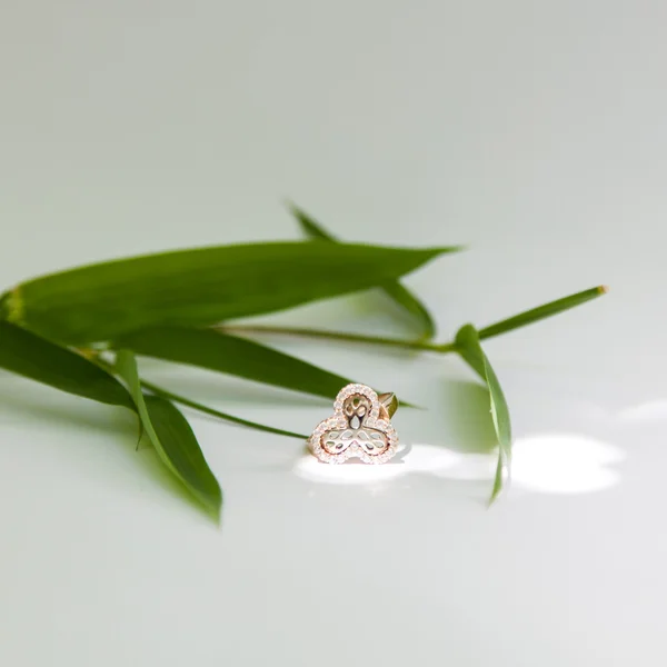 Golden engagement ring — Stock Photo, Image