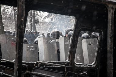 hükümet karşıtı protestolar patlak Ukrayna